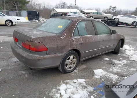 2000 Honda Accord 3.0 Ex из США, поврежденный, VIN 1HGCG1652YA073475